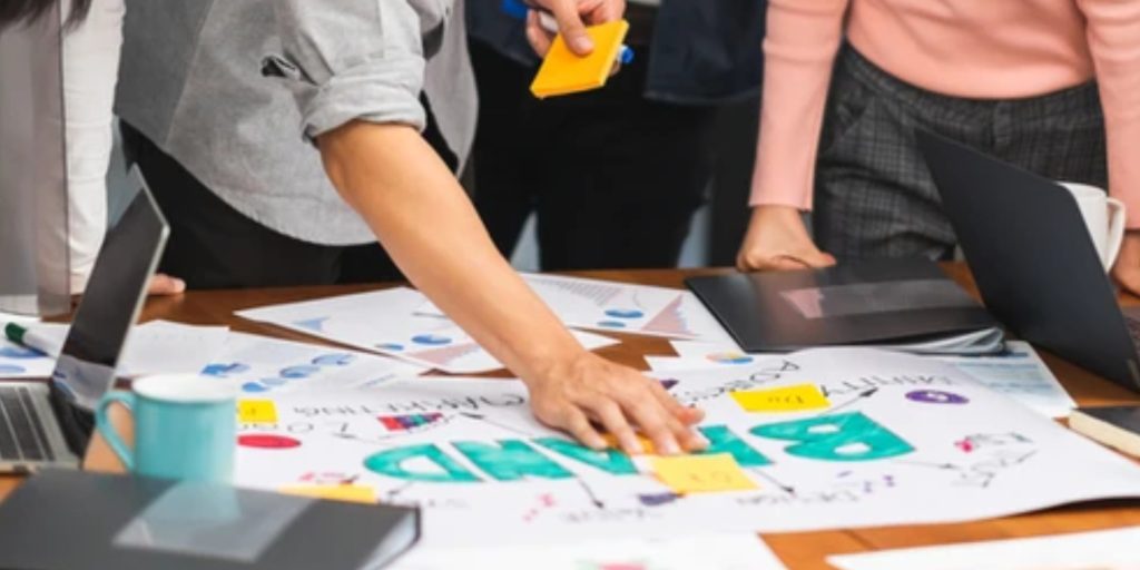 Strong internal branding helps teams stay motivated and aligned.